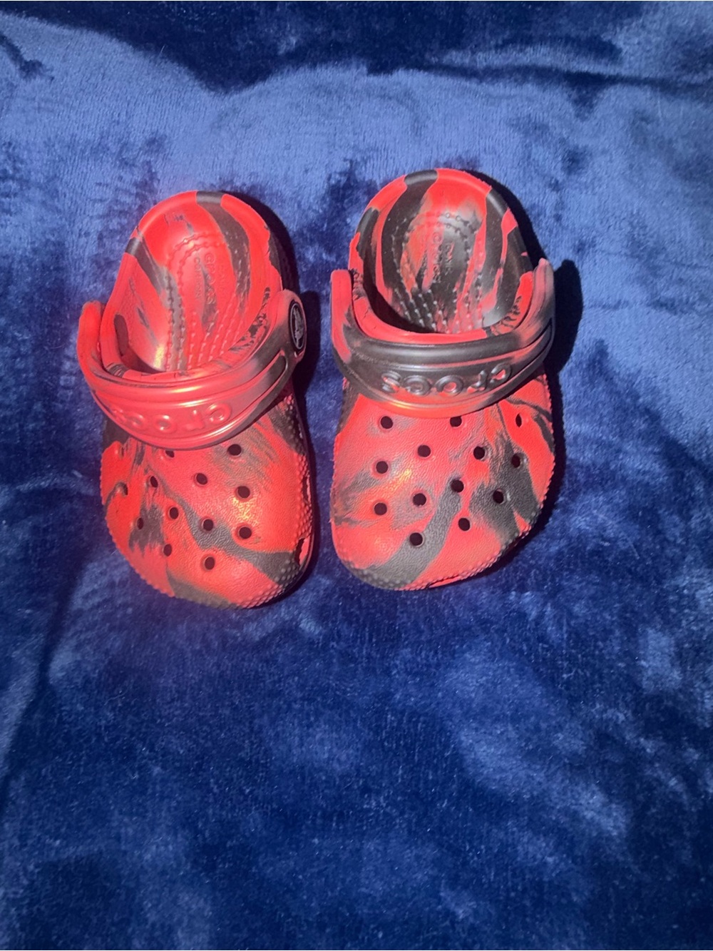 Crocs Baby C4 Red Black Marbled Camouflage Classic Clogs NWOT